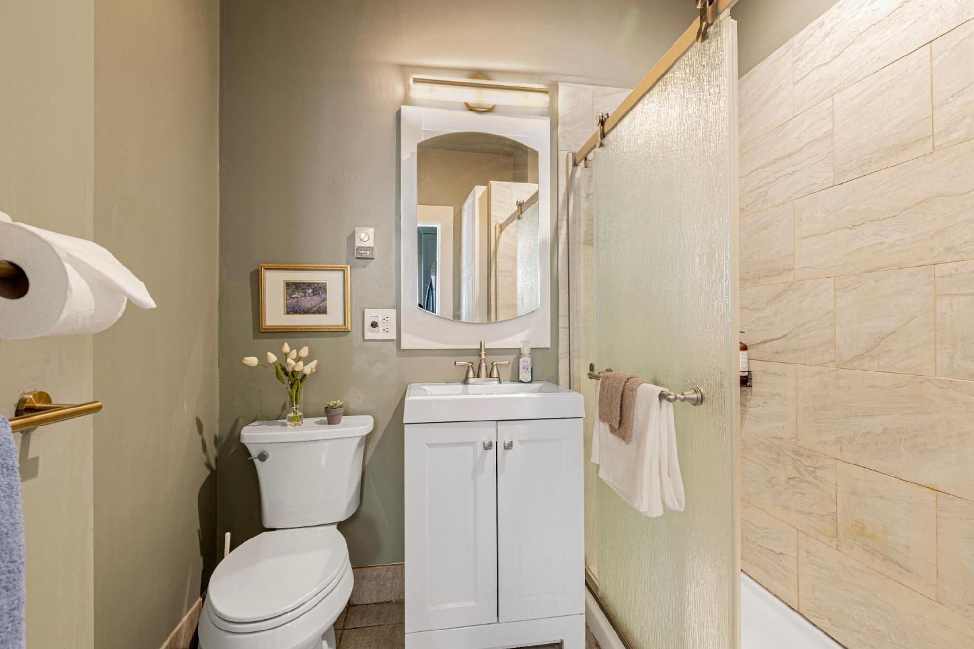 Vintage 3 Bedroom Home In Prime Eastlake Seattle With Private Parking 外观 照片